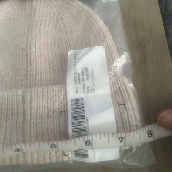 ASOS Oatmeal Ribbed Beanie - Picture 5 of 10